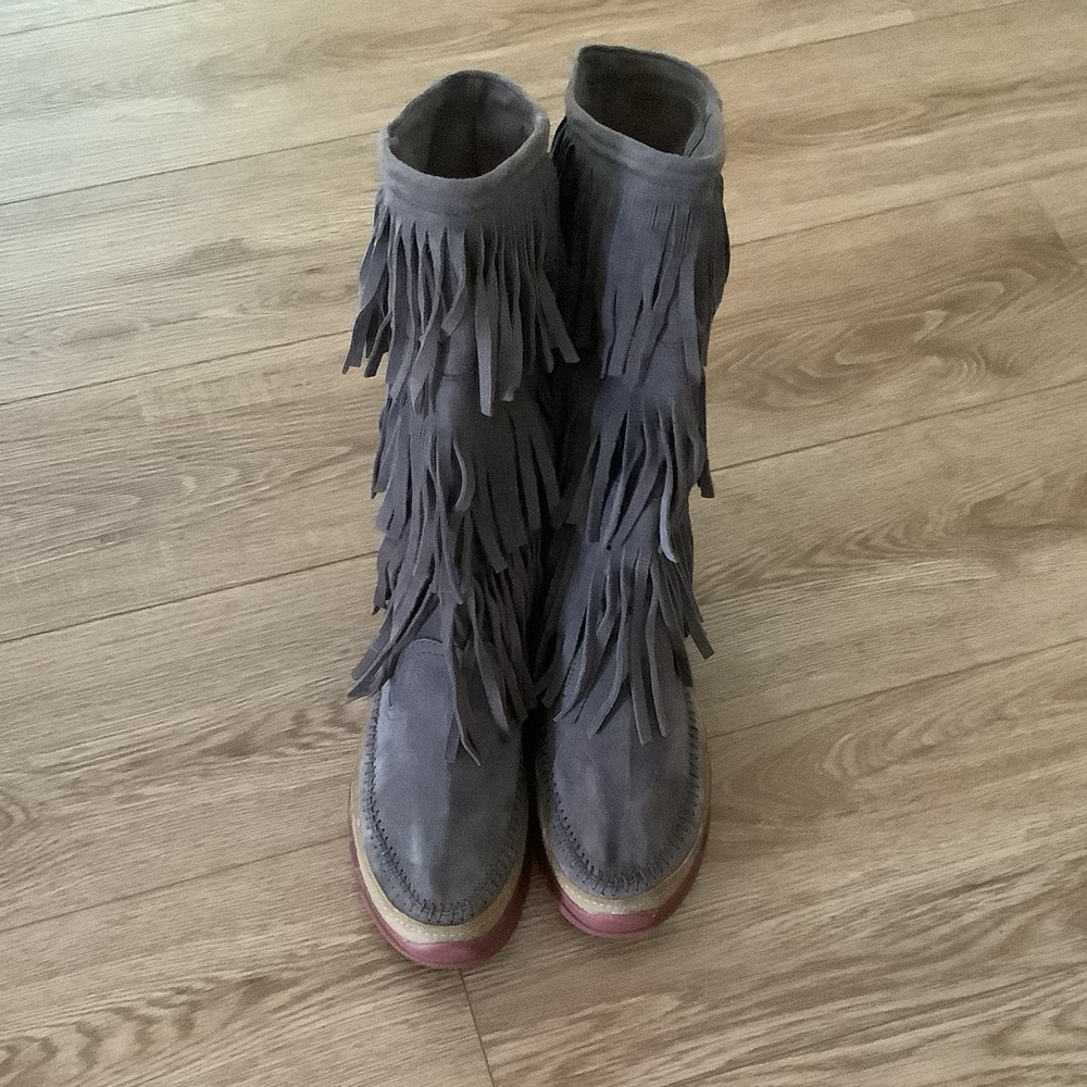 Laidback London Grey 3 Tier Fringe Moccasins-size 38